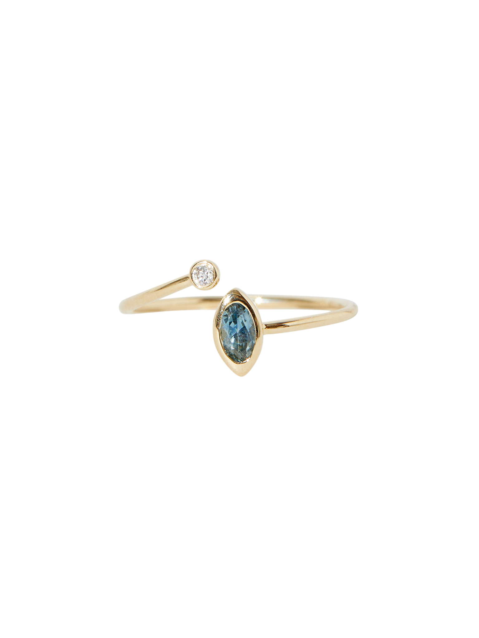 Solar diamond and sapphire ring 